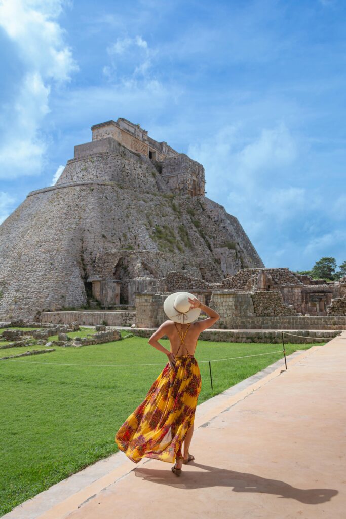 Foto de Israel Humberto: https://www.pexels.com/es-es/foto/mujer-verano-sombrero-gorro-13708352/
