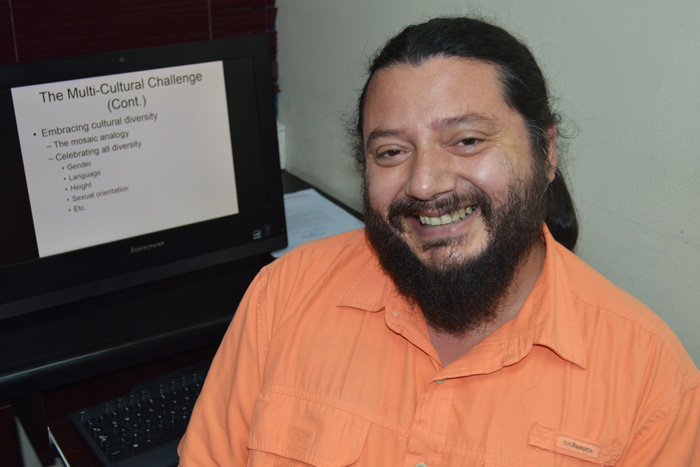 Dr. Cristian Céspedes